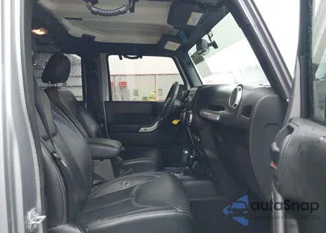 2017 Jeep Wrangler Unlimited Sahara 4X4 из США, поврежденный, VIN 1C4BJWEG8HL681775